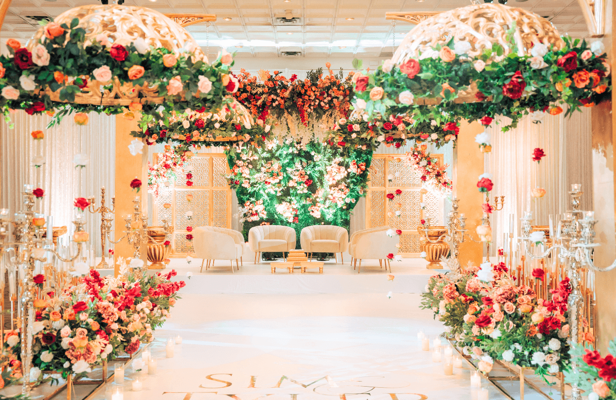 Beautiful outdoor wedding ceremony at one of the top wedding venues in Mississauga.