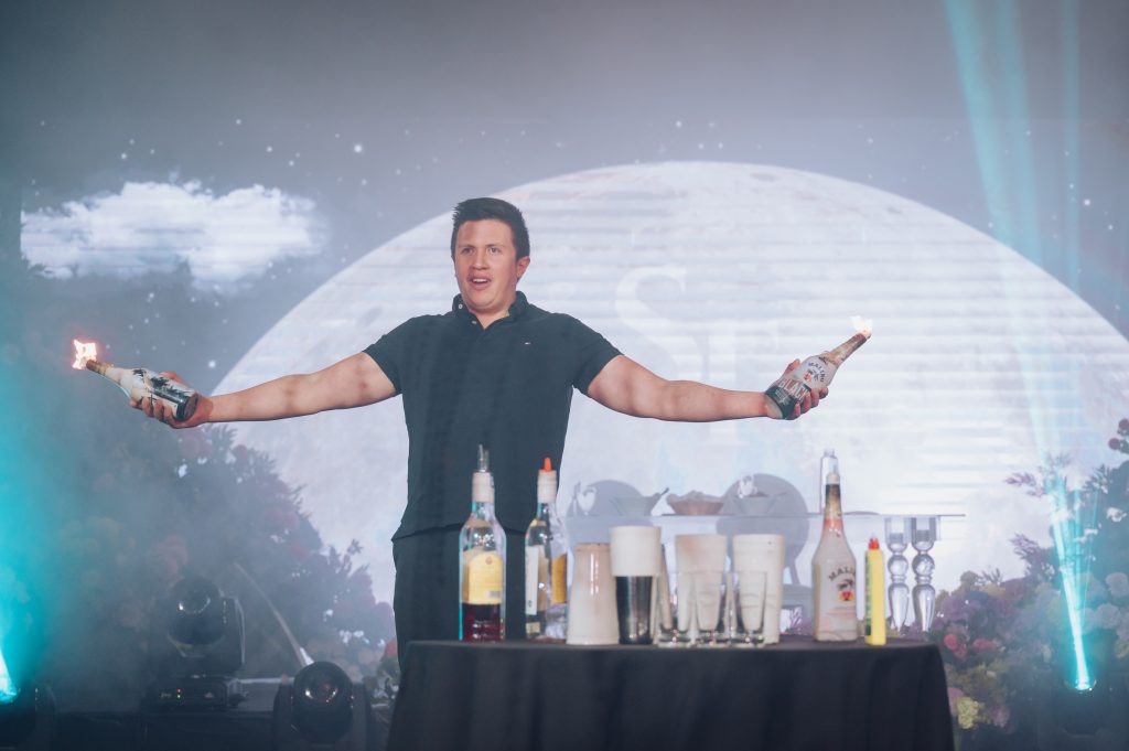 Beverage & Bar Service
